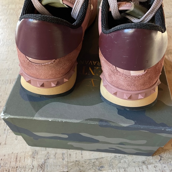Valentino Garavani Rockstud Camouflage sneakers - Pink size 7 - Picture 9 of 13